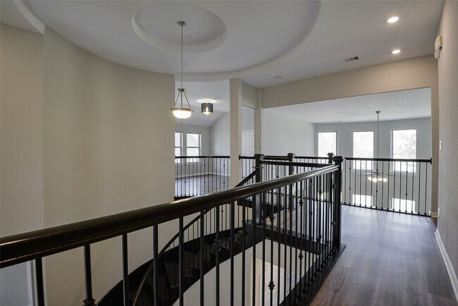 Building Photo - 4042 Steep Woods Dr