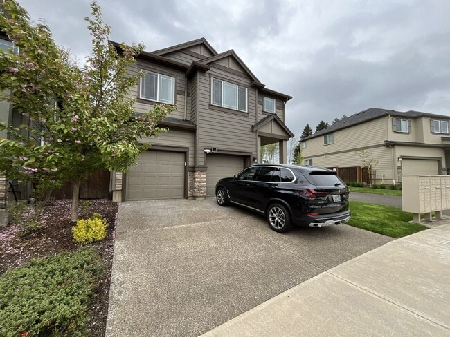 Building Photo - Open Concept 4BR Home with Island Seating, Loft & Spacious Living Room