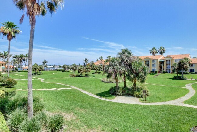 Building Photo - 160 Yacht Club Way