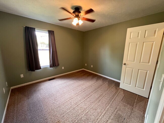 Building Photo - LARGE 4/3 with so much to offer! Waynesville School District