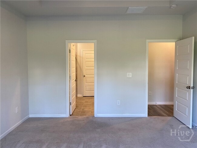 Building Photo - 145 Binscombe Ln