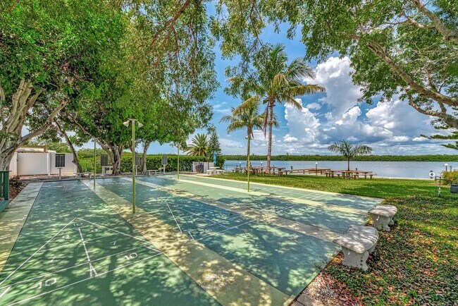 Building Photo - LUXURY LONGBOAT LIVING AT IT’S FINEST! AVA...