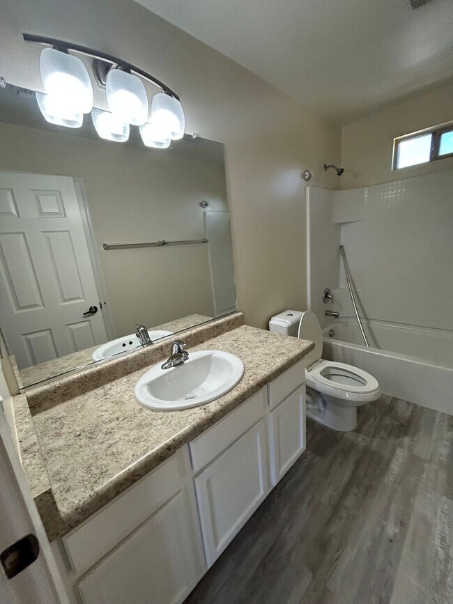 Building Photo - Three bedroom 2.5 bath two story home