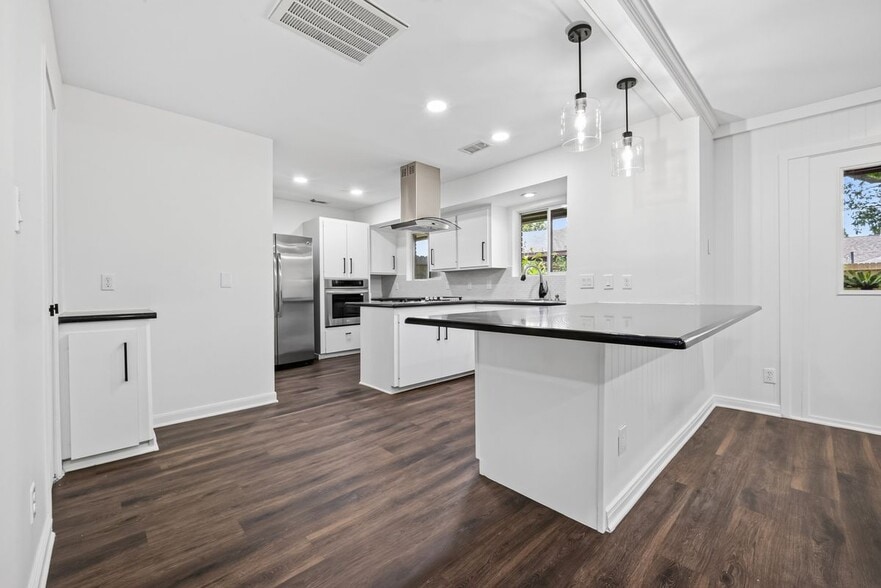 Building Photo - 5830 Yarwell Dr