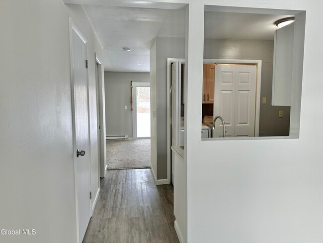 Building Photo - 31 Suncrest Dr