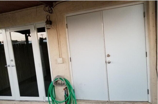 Building Photo - 3680 SW 59th Ave