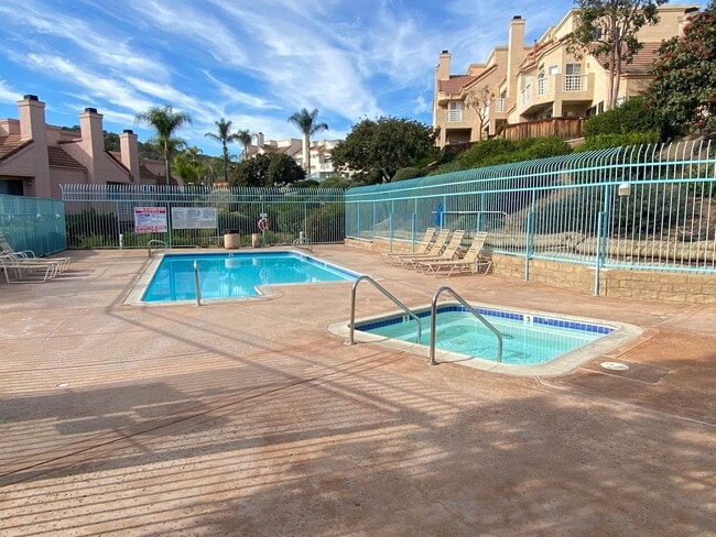 Building Photo - 2 Bedroom single level Rancho Villas