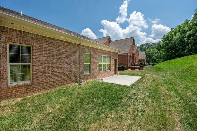 Building Photo - 116 Nickolas Cir