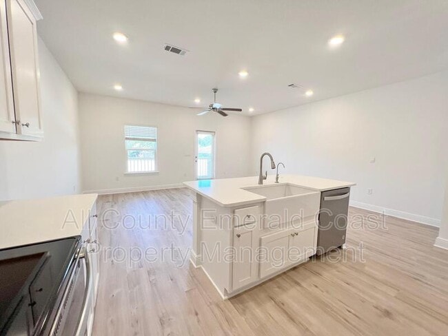 Building Photo - 10 Redbird Lp