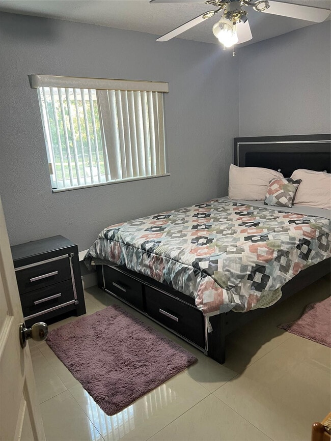 Building Photo - 1403 Broadmoor