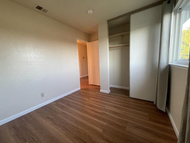 Building Photo - 4 bedroom in San Leandro CA 94579