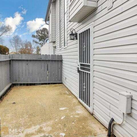 Building Photo - 291 Country Club Dr