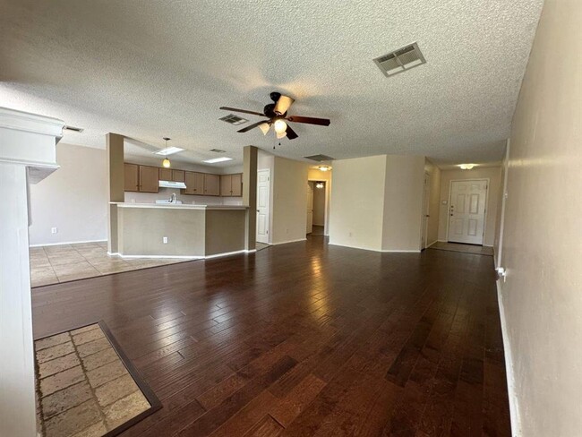Building Photo - 1407 Ashley Dr