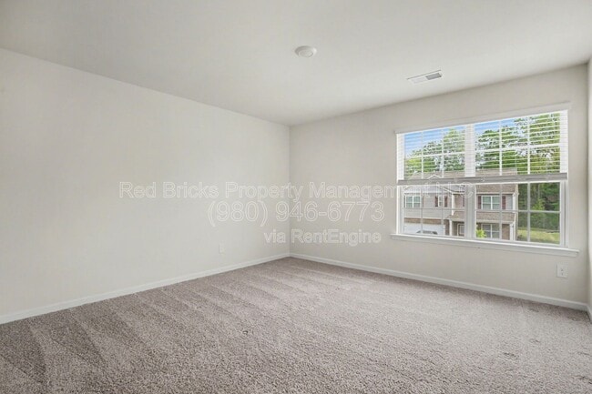 Building Photo - 11010 Austin Estates Dr