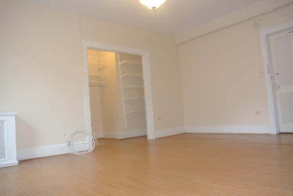 Building Photo - Downtown/Logan Circle Studio Apartment! In...