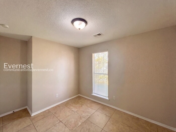 Building Photo - 6585 Fairwood Cove