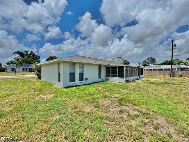 Building Photo - 7346 Captiva Blvd