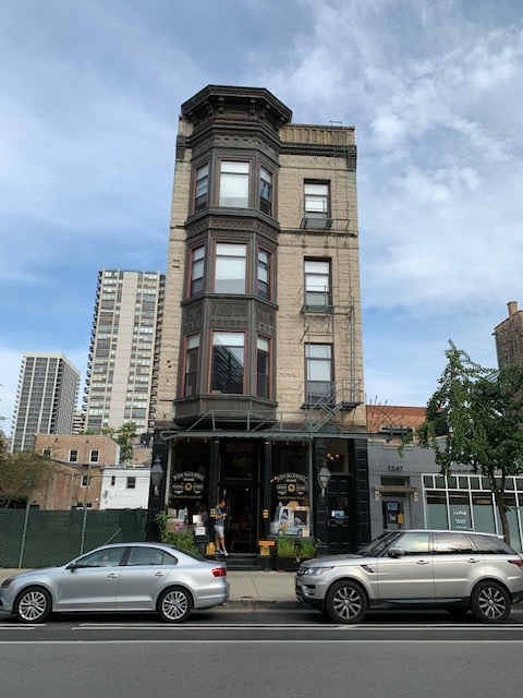 Building Photo - 1349 N Wells St