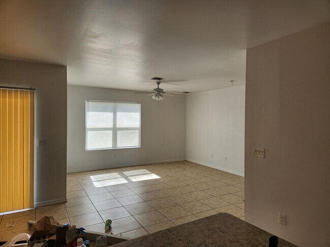 Building Photo - 9007 Meadow Cir