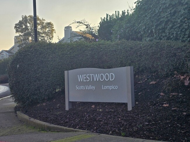 Building Photo - Two Story Duet Located in the Hills of Hercules, CA