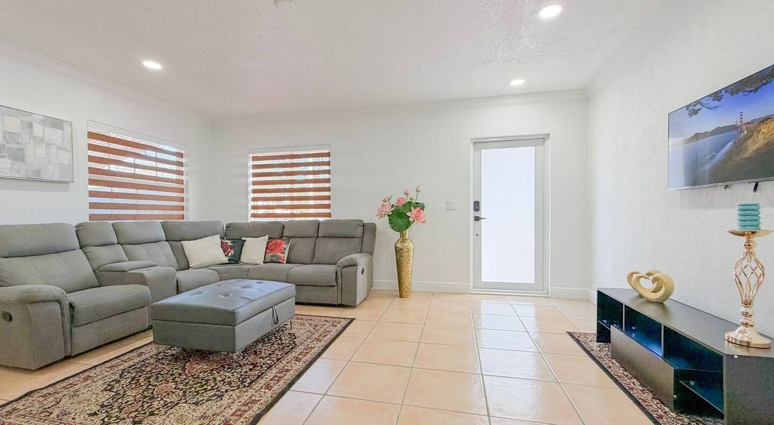 Building Photo - 340 Tamiami Canal Rd