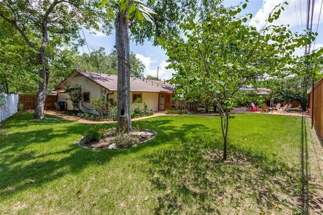 Building Photo - 1903 Boxwood Ct