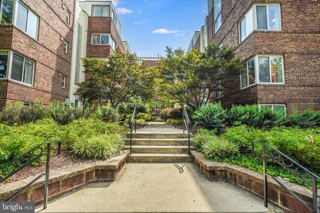 Building Photo - 5405 9th St NW