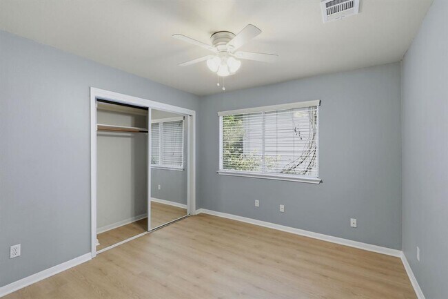 Building Photo - 2913 Winchester Dr