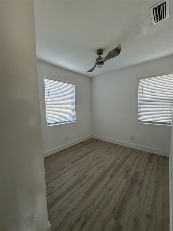 Building Photo - 15 Regent Ln