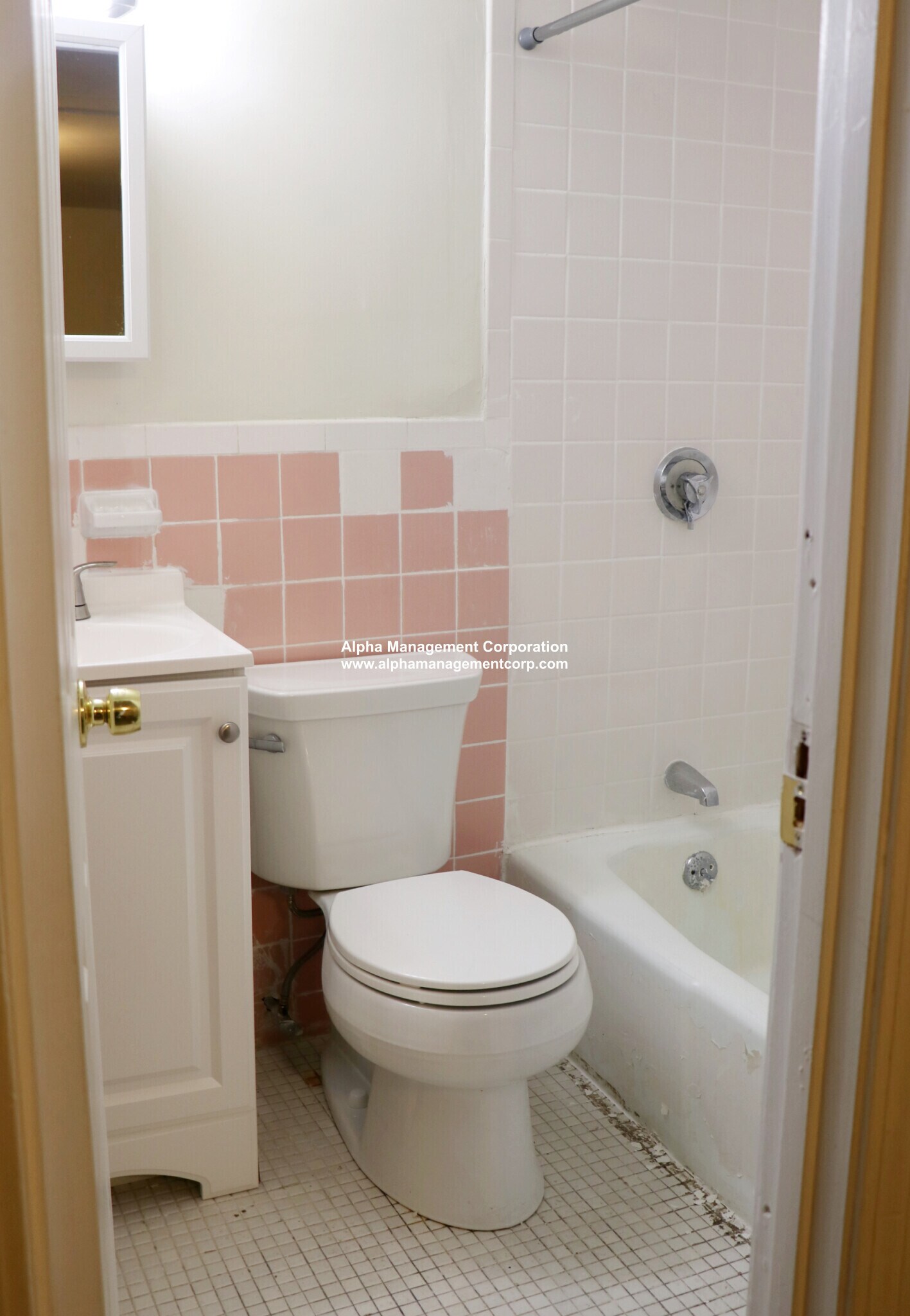 Building Photo - 10 Wait St