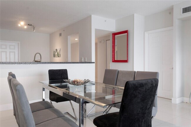 Building Photo - 17050 N Bay Rd