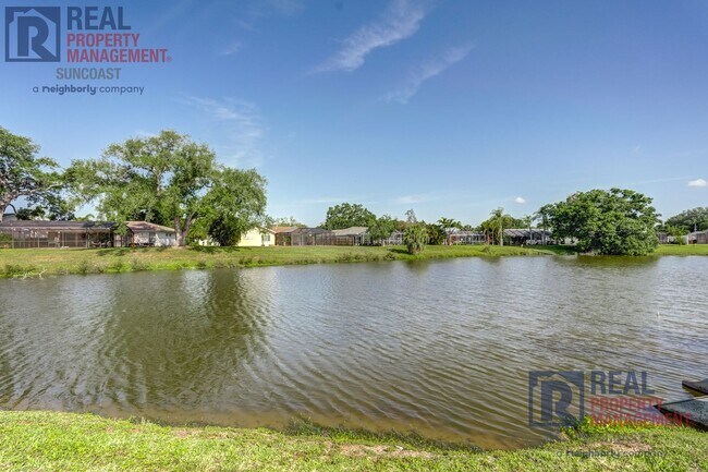 Building Photo - 1370 Palmwood Dr