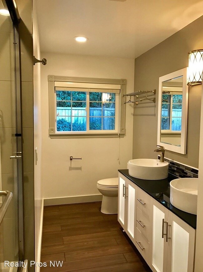 Building Photo - 3 br, 2.5 bath House - 1845 Evergreen Poin...