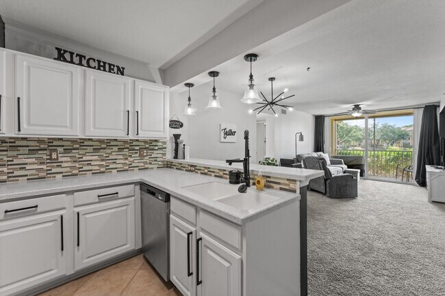 Building Photo - Conveniently located 3 bedrooms 2 bathroom...