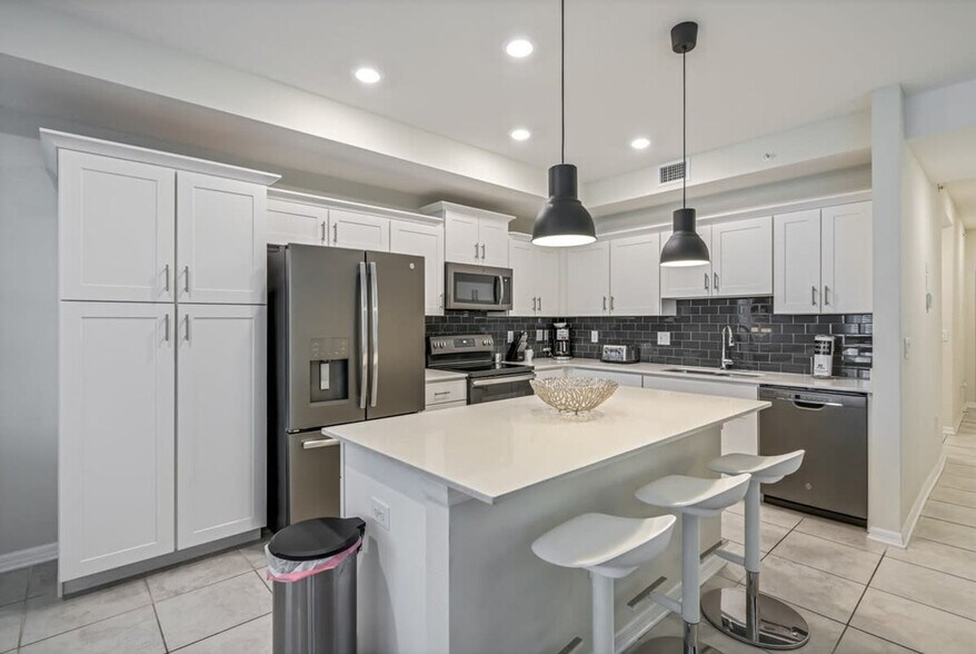 Building Photo - 4721 Clock Tower Dr
