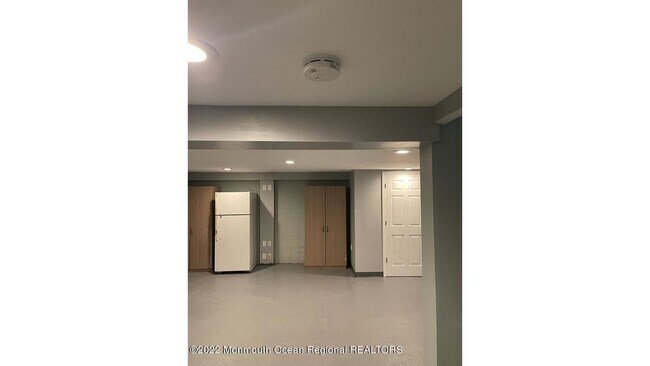Building Photo - 295 Roosevelt Ave
