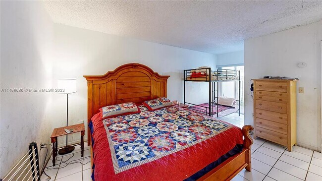 Building Photo - 15390 SW 76th Ter