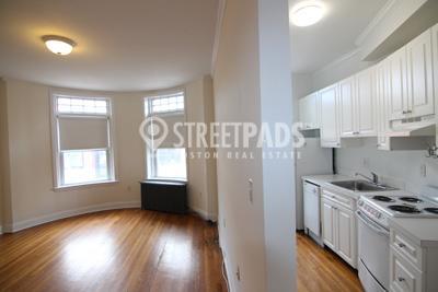 Building Photo - 1 bedroom in Brookline MA 02446