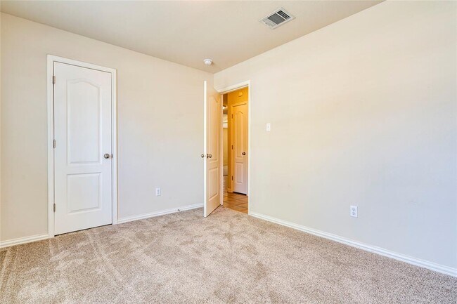Building Photo - 293 Buckingham Dr