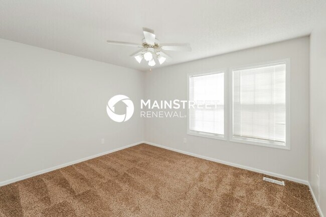 Building Photo - 3 Bedroom Pet-Friendly Home in LEES SUMMIT, MO with Main Street Renewal