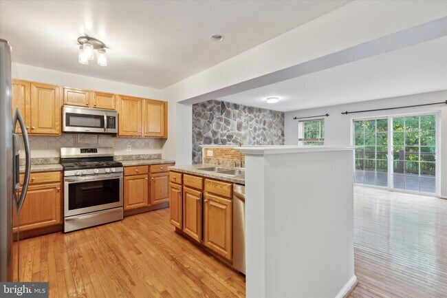 Building Photo - 125 Vernon Ct