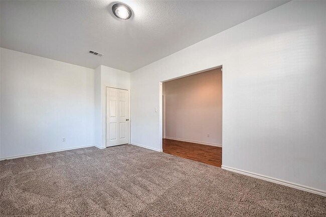 Building Photo - 5906 Yaupon Ridge Dr