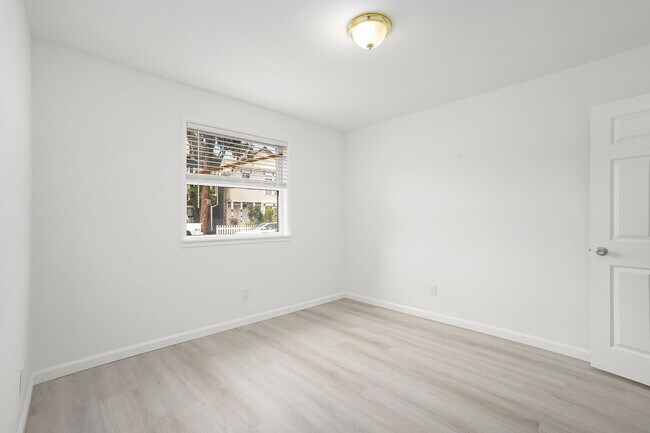 Building Photo - 1712 Stanton St - 2 bedroom | 1 bath | Low...