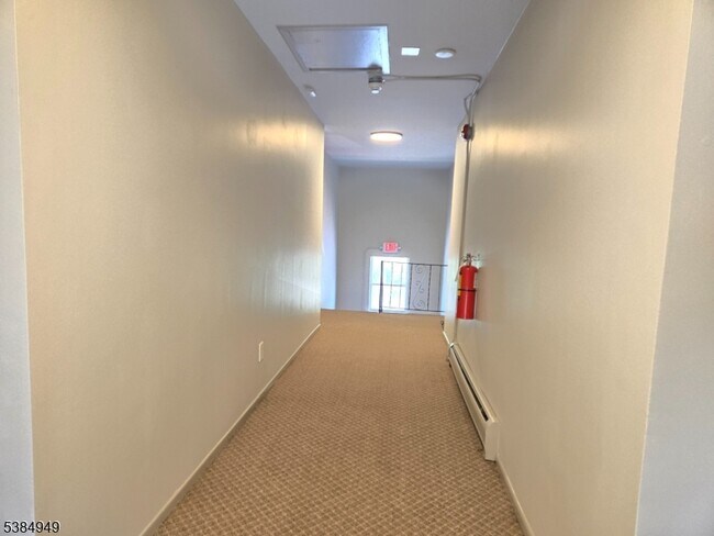 Building Photo - 1041 Ridge St