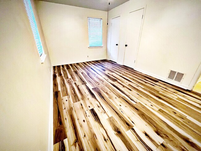 Building Photo - 2823 Amy Ln