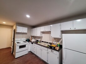 Building Photo - 1007 N Fairfield Rd