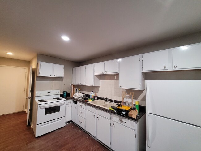 Building Photo - 1007 N Fairfield Rd