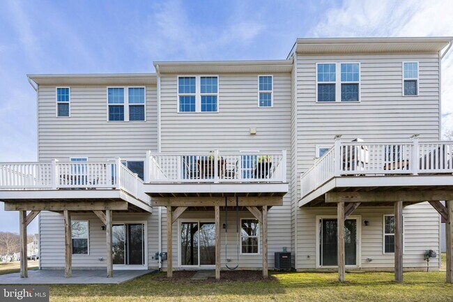 Building Photo - 1872 Thistle Ct