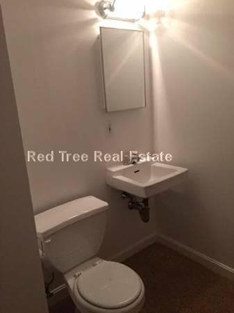 Building Photo - 1061 Beacon St