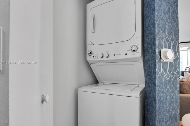 Building Photo - 55 SW 9th St